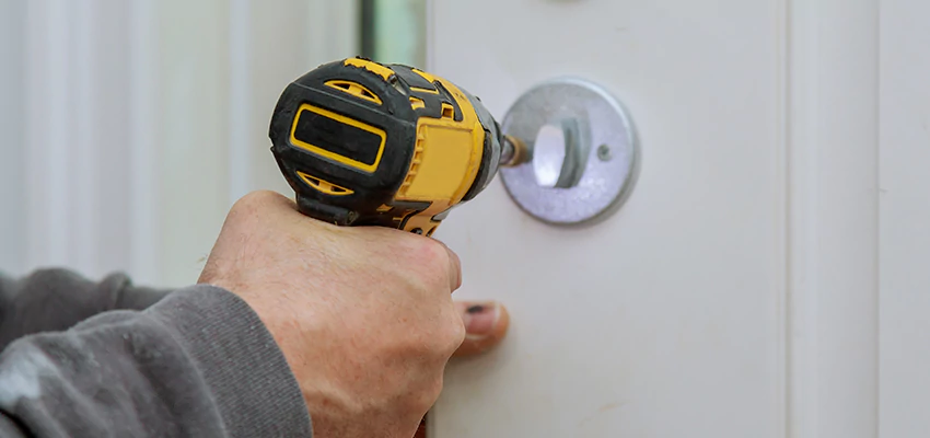 Street Locksmith For Smart Lock Repair in Ontario, CA